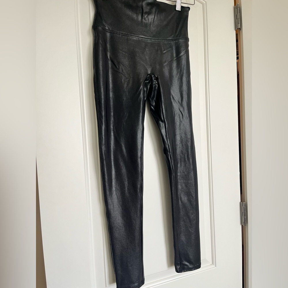 Like New Spanx Faux Leather Leggings Medium Petite Black
